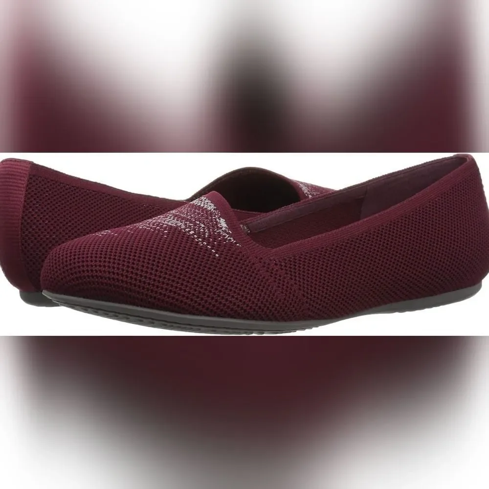 SoftWalk Women's Sicily Loafer Flat ballet shoe in burgundy size 7